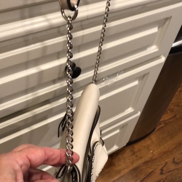 NWOT! Jessica Simpson Cream Color Faux Leather Shoulder Bag w/ strap Bow - Picture 4 of 8